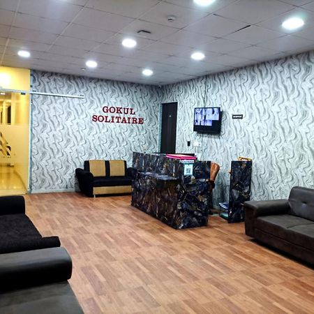 Hotel Gokul Solitaire, Surat Bhatha Esterno foto