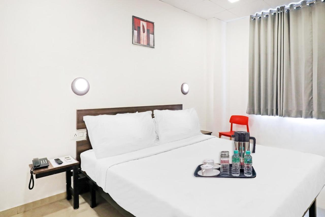 Hotel Gokul Solitaire, Surat Bhatha Esterno foto