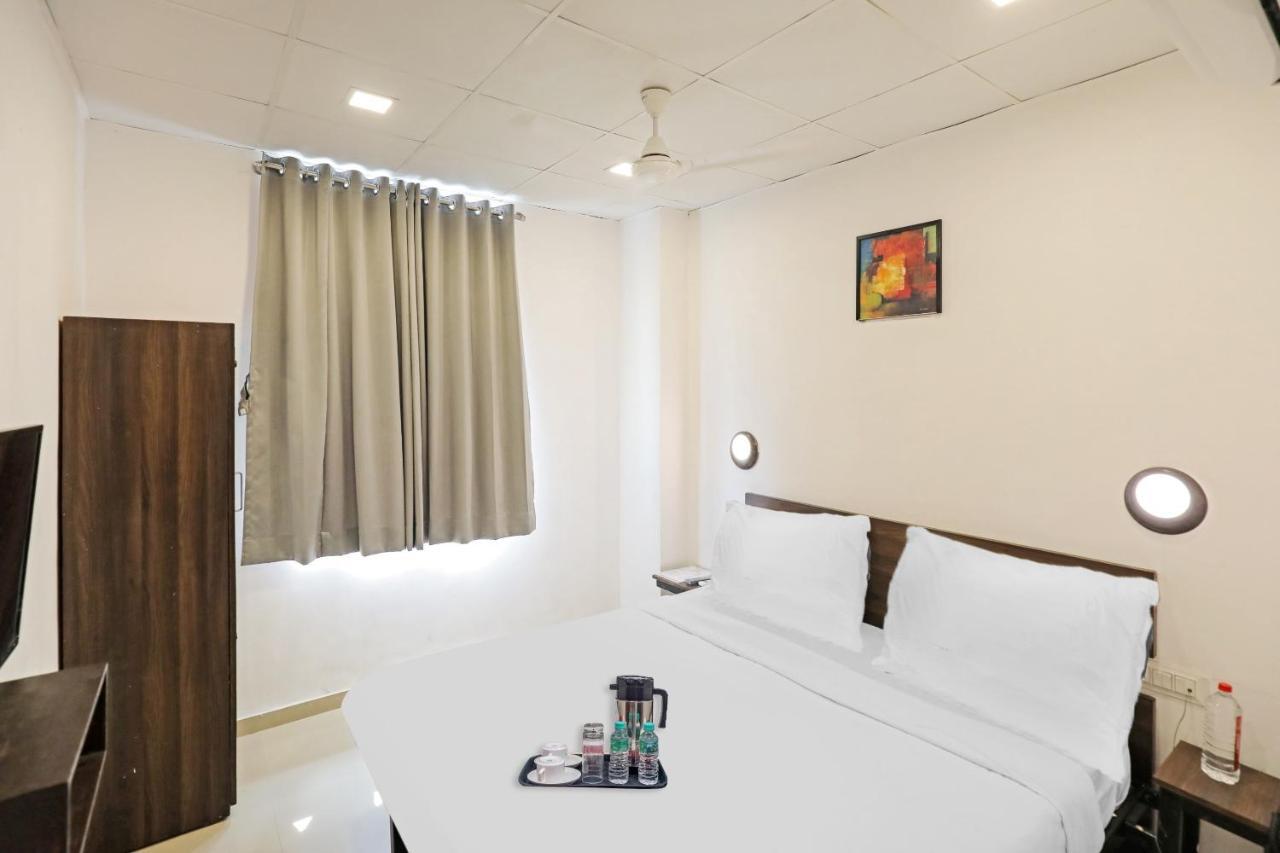 Hotel Gokul Solitaire, Surat Bhatha Esterno foto