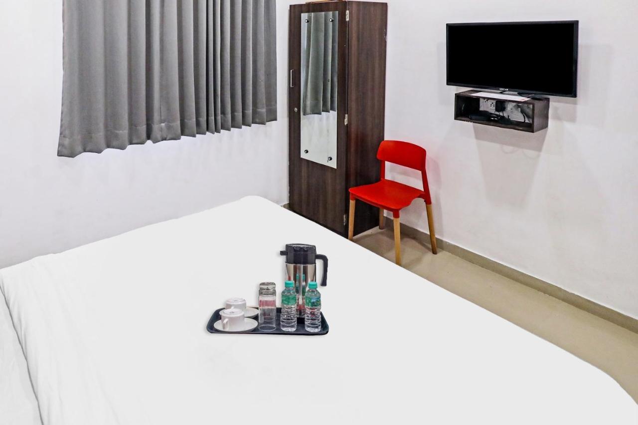 Hotel Gokul Solitaire, Surat Bhatha Esterno foto