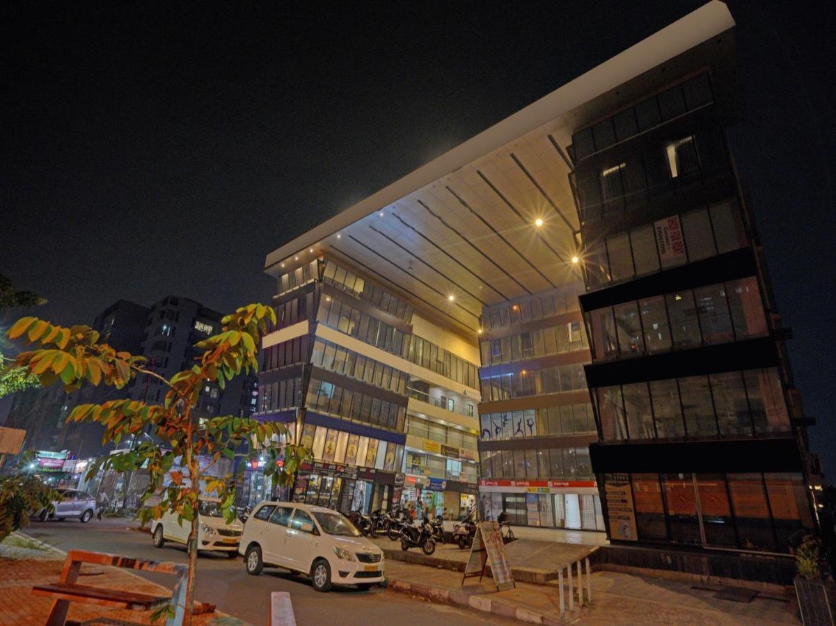 Hotel Gokul Solitaire, Surat Bhatha Esterno foto