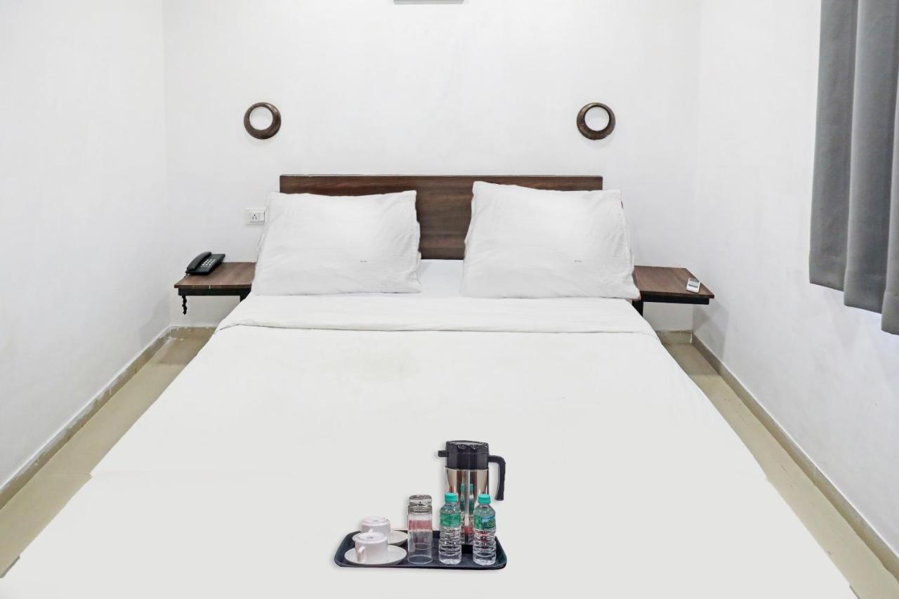 Hotel Gokul Solitaire, Surat Bhatha Esterno foto