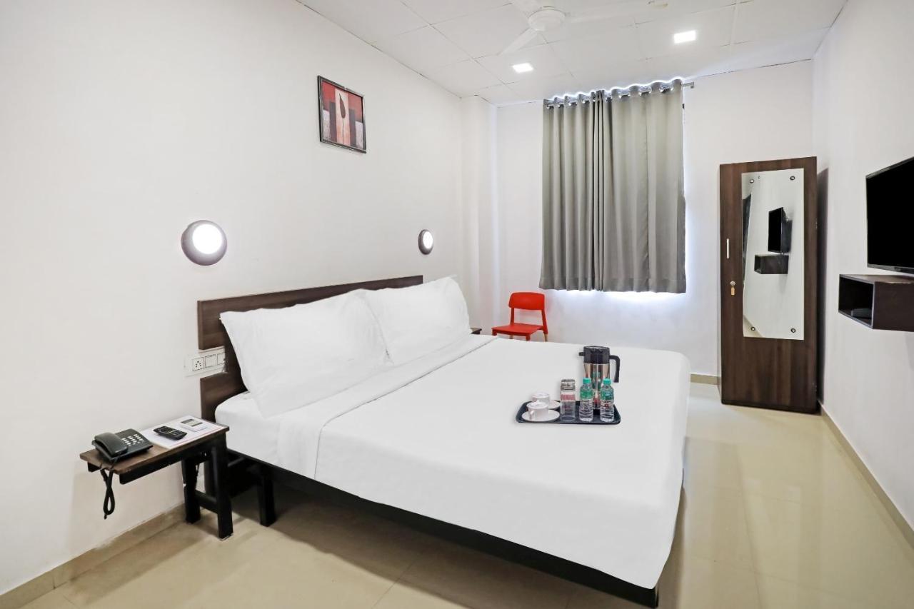 Hotel Gokul Solitaire, Surat Bhatha Esterno foto