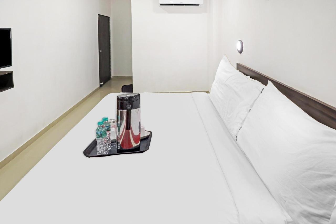 Hotel Gokul Solitaire, Surat Bhatha Esterno foto