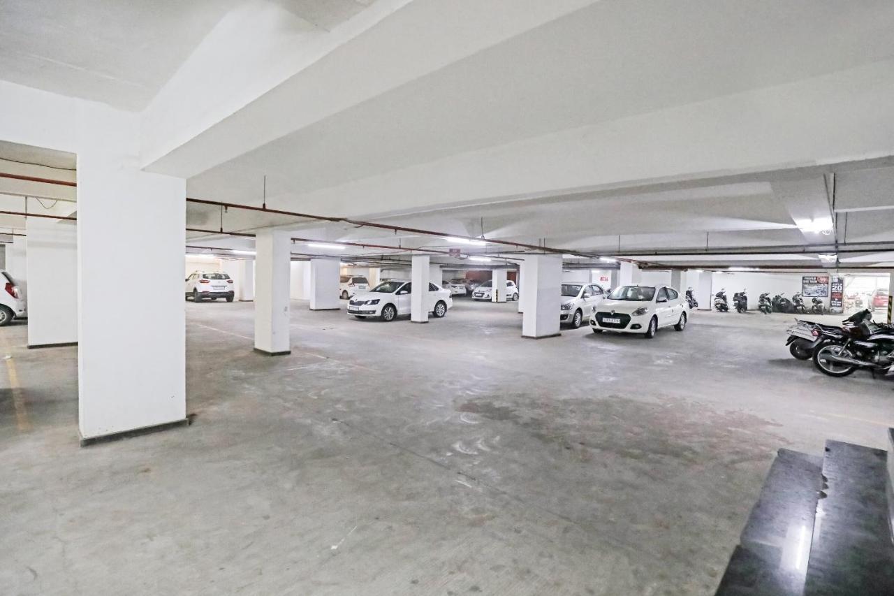 Hotel Gokul Solitaire, Surat Bhatha Esterno foto
