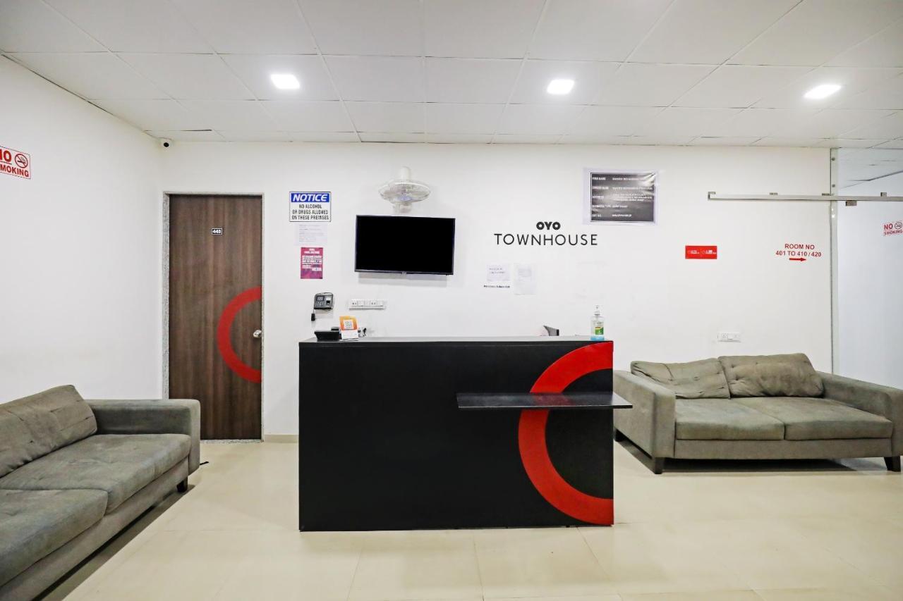 Hotel Gokul Solitaire, Surat Bhatha Esterno foto