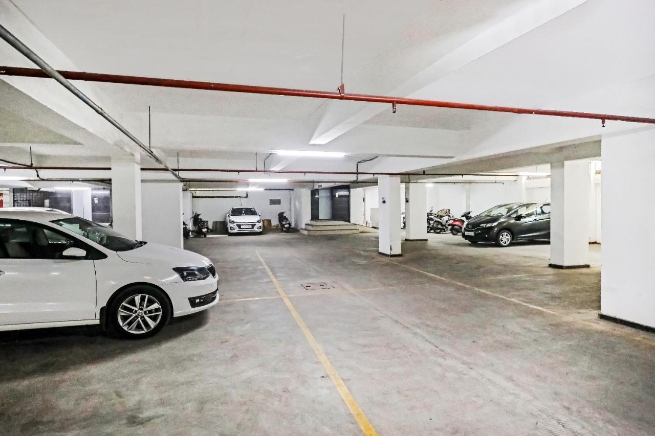 Hotel Gokul Solitaire, Surat Bhatha Esterno foto