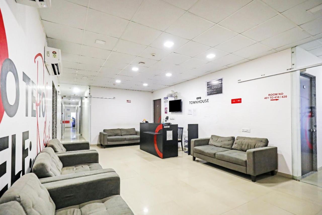Hotel Gokul Solitaire, Surat Bhatha Esterno foto