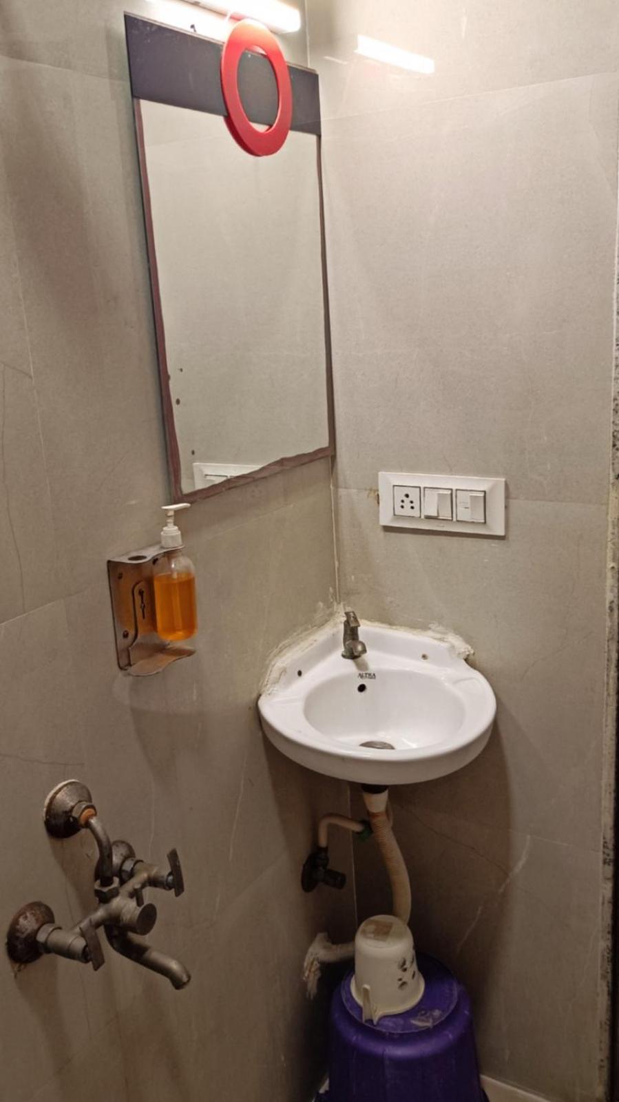 Hotel Gokul Solitaire, Surat Bhatha Esterno foto