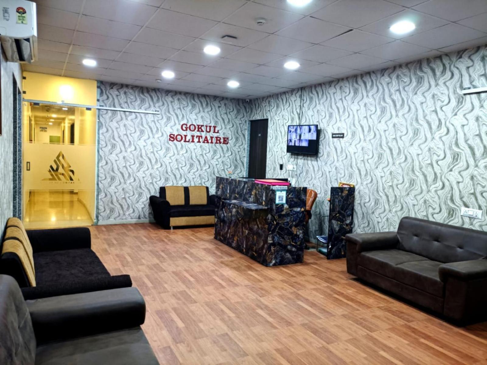 Hotel Gokul Solitaire, Surat Bhatha Esterno foto