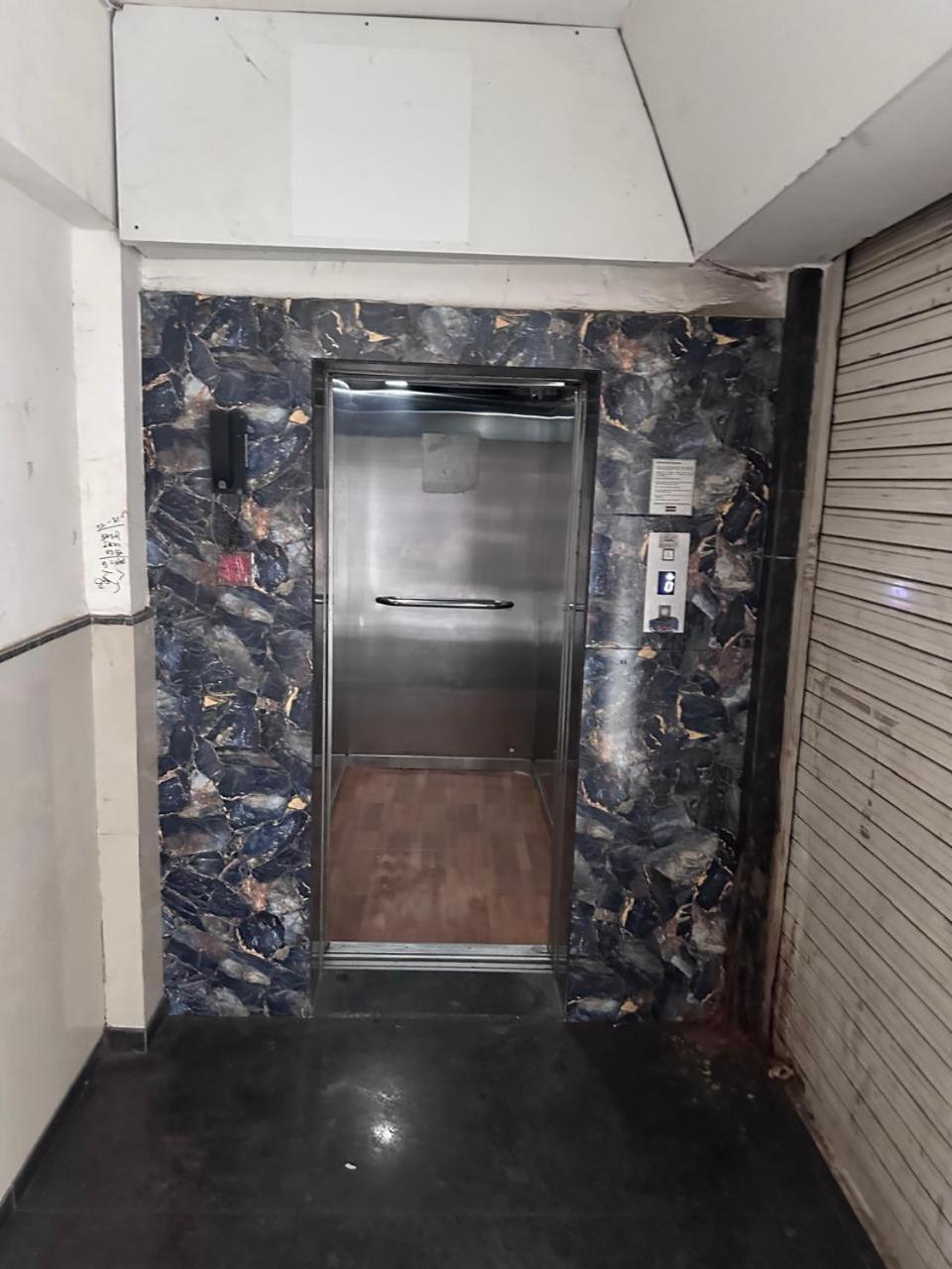 Hotel Gokul Solitaire, Surat Bhatha Esterno foto